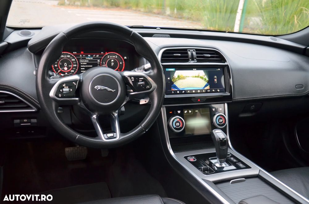 Jaguar XE 2.0 AWD R-Sport - 20