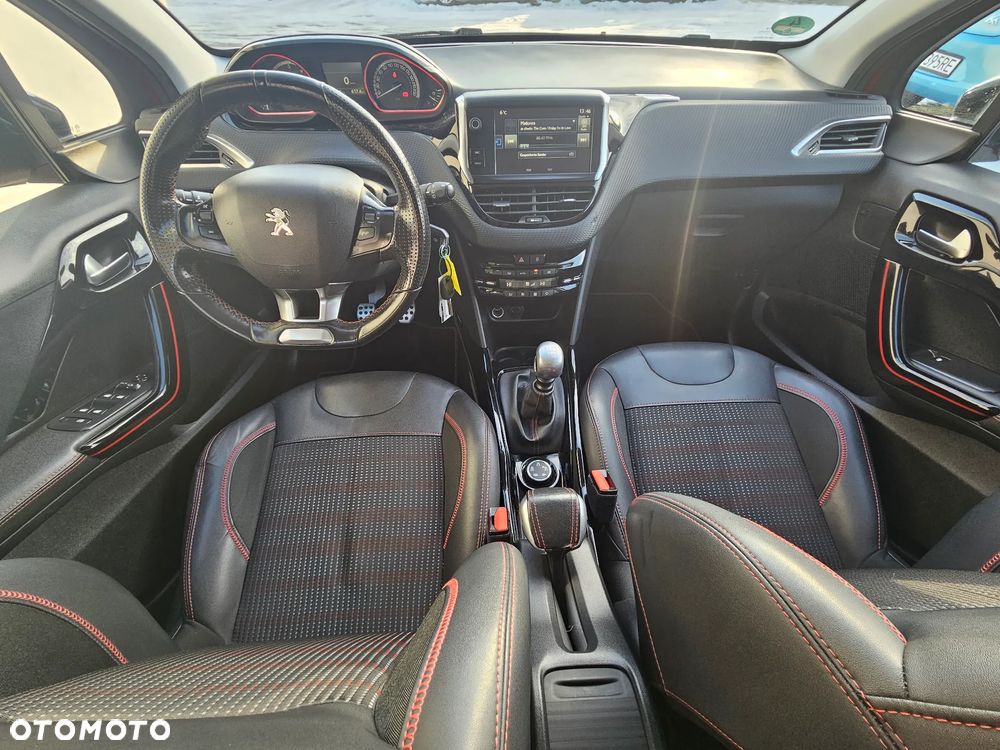 Peugeot 2008 BlueHDi FAP 120 STOP & START GT-Line Edition - 28