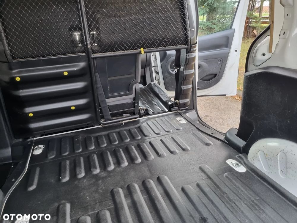 Citroën Berlingo Super Stan Tylko 156 tyś km Klima Hak - 20