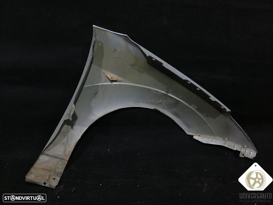 GUARDA-LAMAS FRONTAL ESQUERDO FORD FOCUS SEDAN 2003 - 4