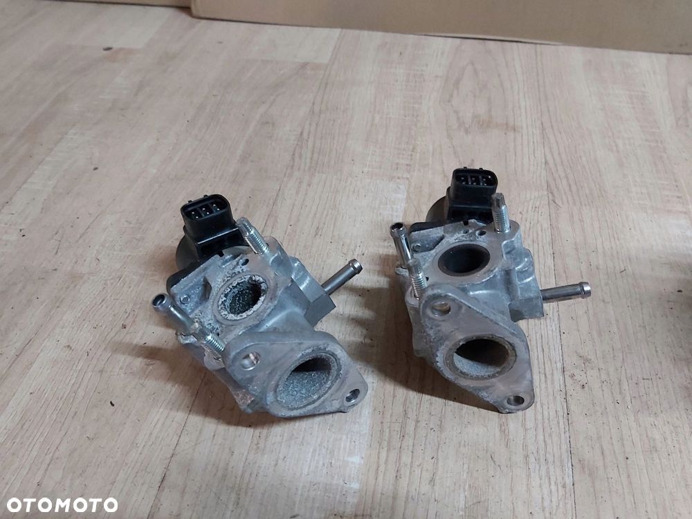 Toyota Yaris III 1,5 hybryda zawór EGR 25620-21021 - 2