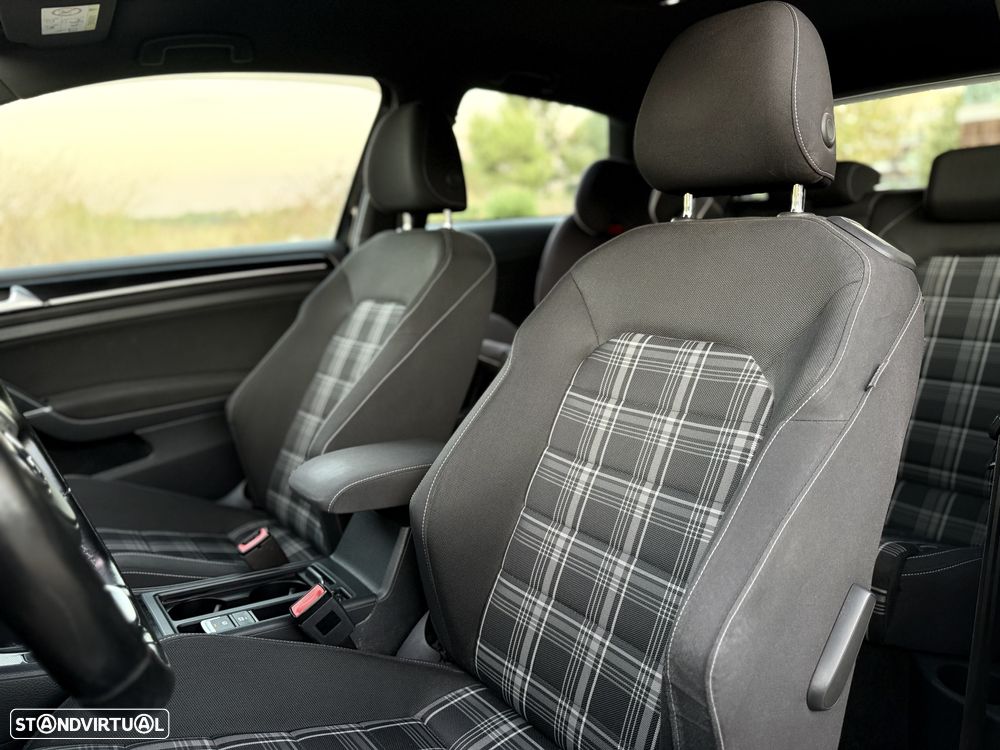 VW Golf 2.0 TDi GTD - 11