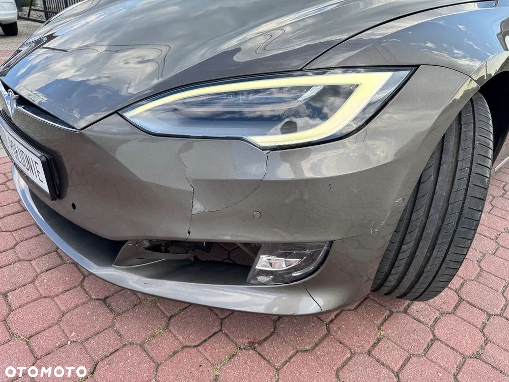 Tesla Model S - 13