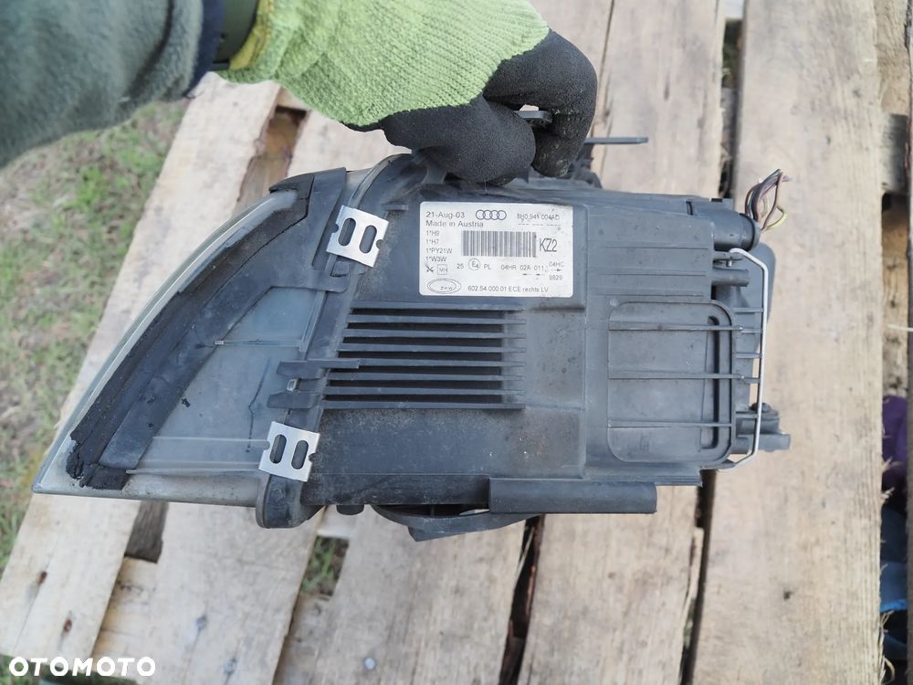 Lampa przód przednia prawa Audi A4 B6 Cabrio 8H0941004AD Anglik - 3