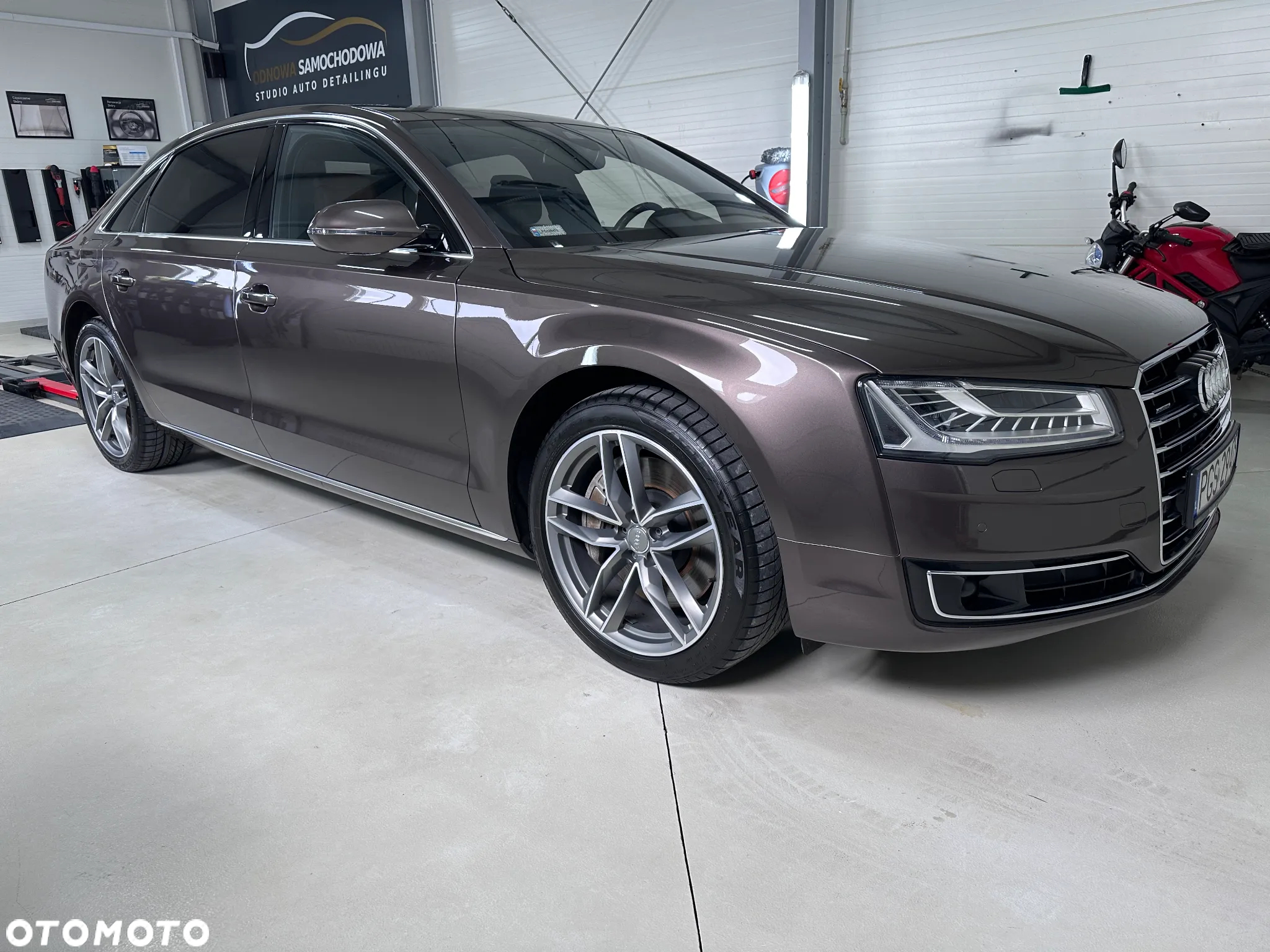 Audi A8 4.2 TDI clean diesel L Quattro - 2