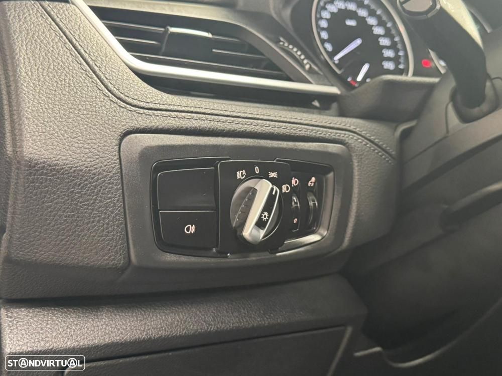 BMW 225xe Active Tourer Line Luxury - 34