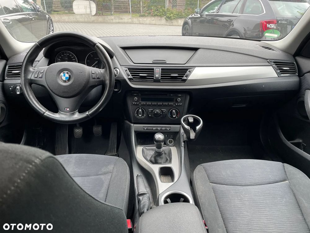 BMW X1 xDrive18d xLine - 11