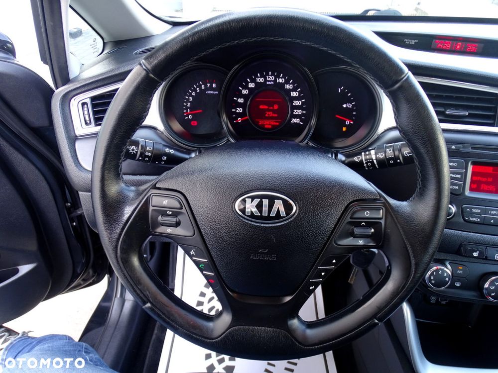 Kia Ceed 1.4 Attract - 17
