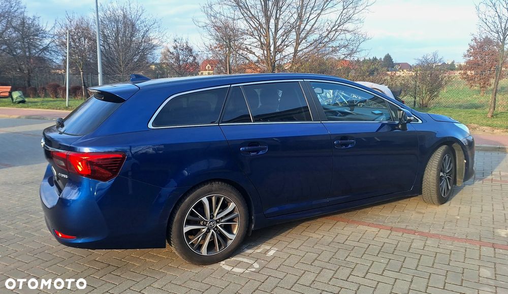 Toyota Avensis 1.8 Premium - 5
