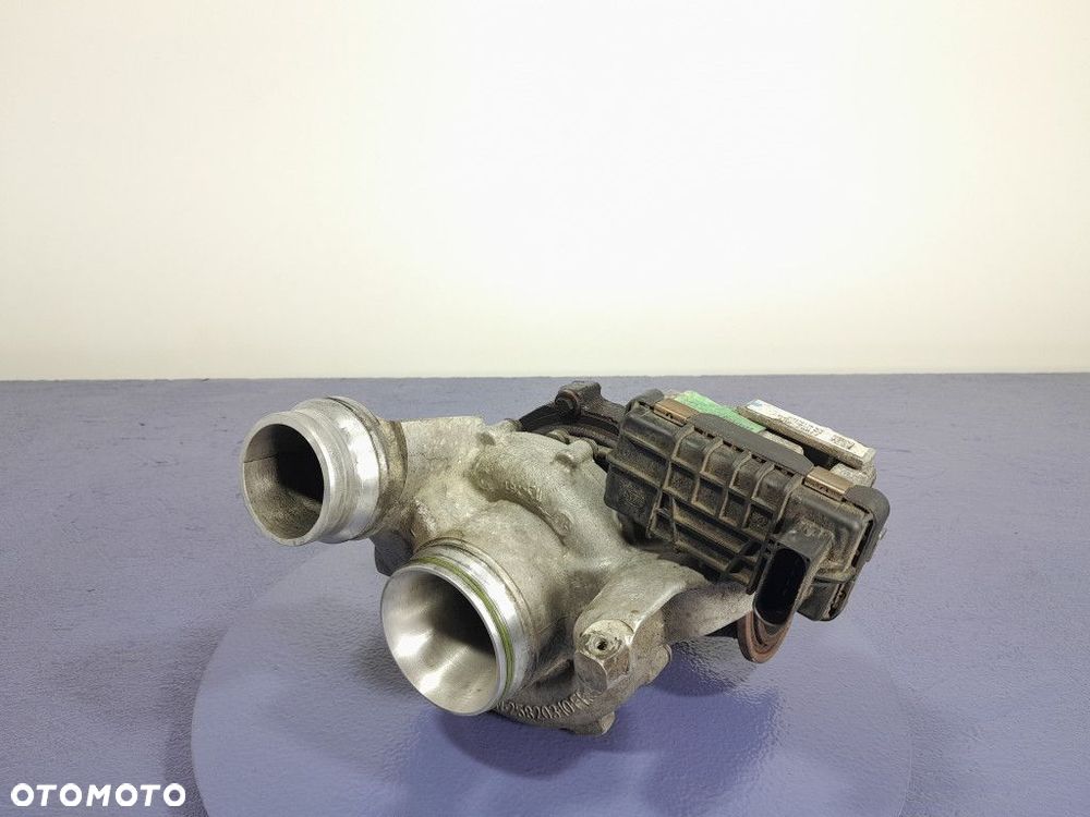 BMW 5 F10 F11 3.0D 204 KM N57D30U0 TURBOSPRĘŻARKA 7799758 - 1
