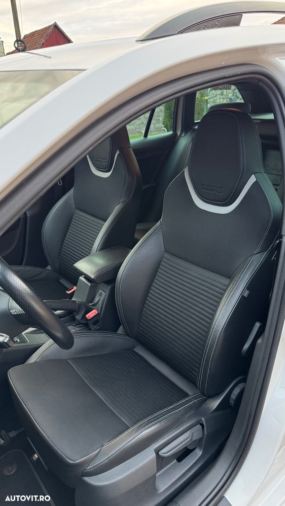 Skoda Octavia Combi 2.0 TDI RS - 17