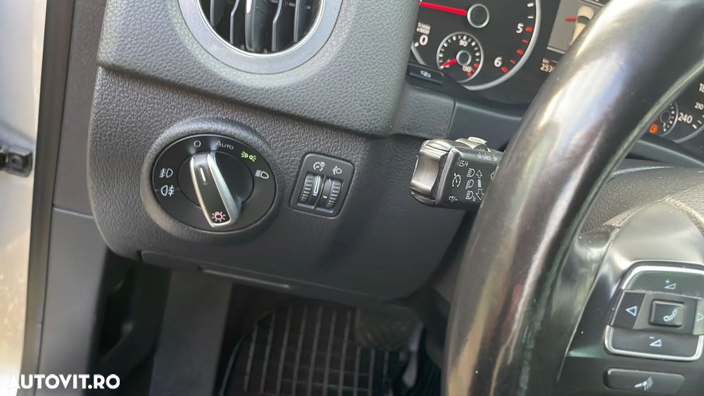 Volkswagen Tiguan - 11