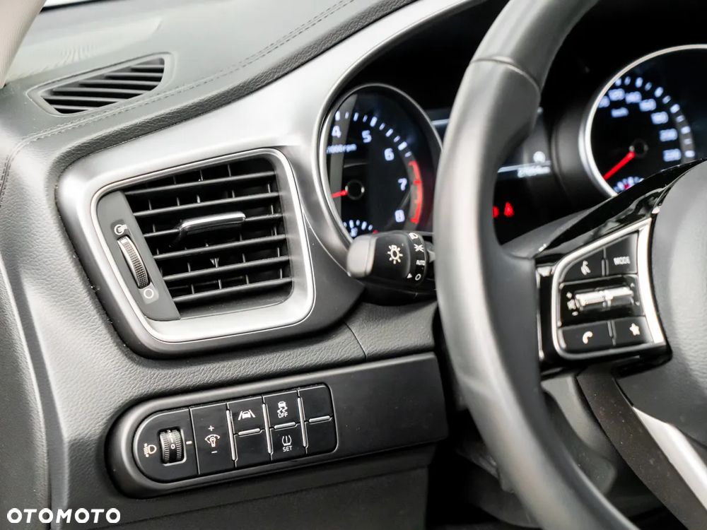 Kia XCeed 1.5 T-GDI M - 24