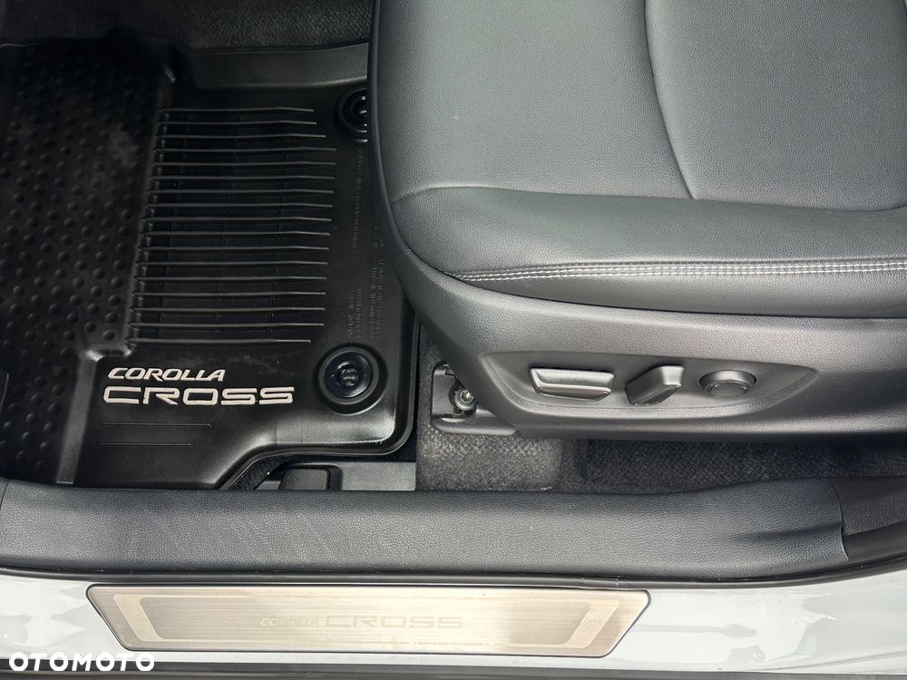 Toyota Corolla Cross - 19