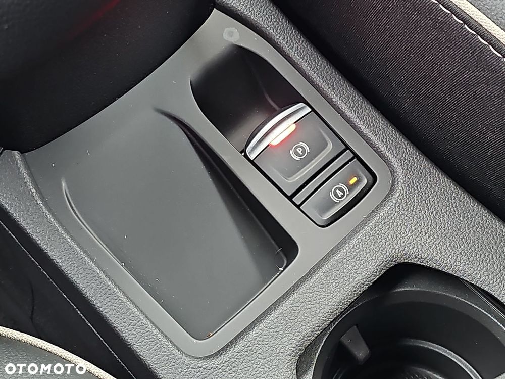 Renault Clio 1.0 TCe Techno - 24