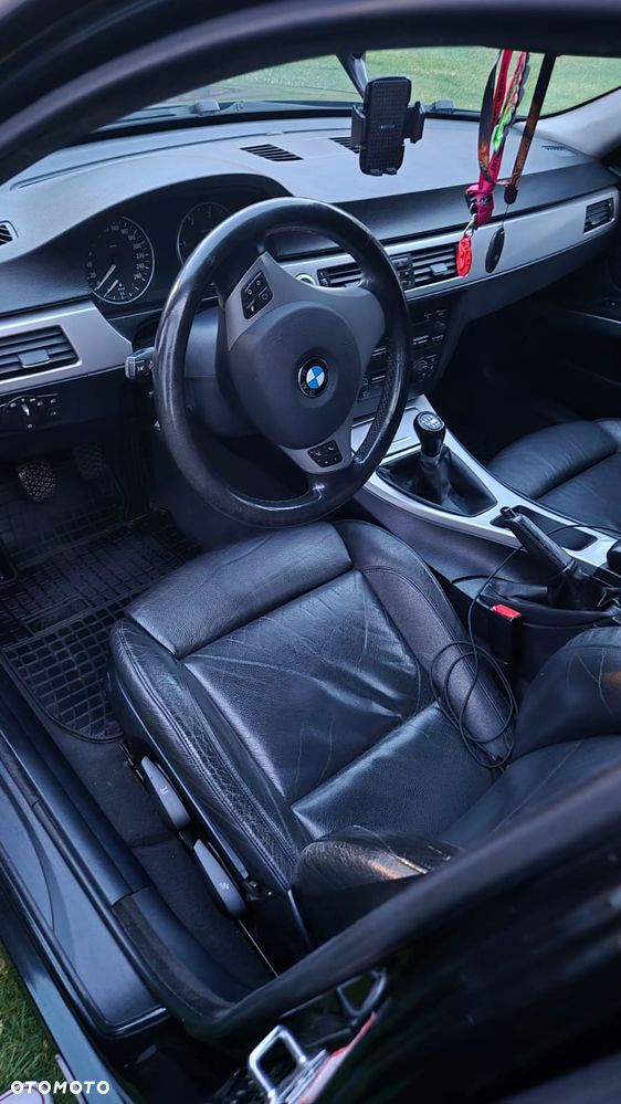 BMW Seria 3 320d - 4