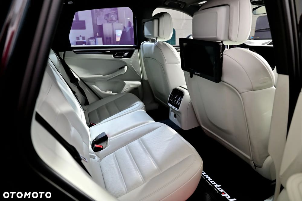 Porsche Macan - 11