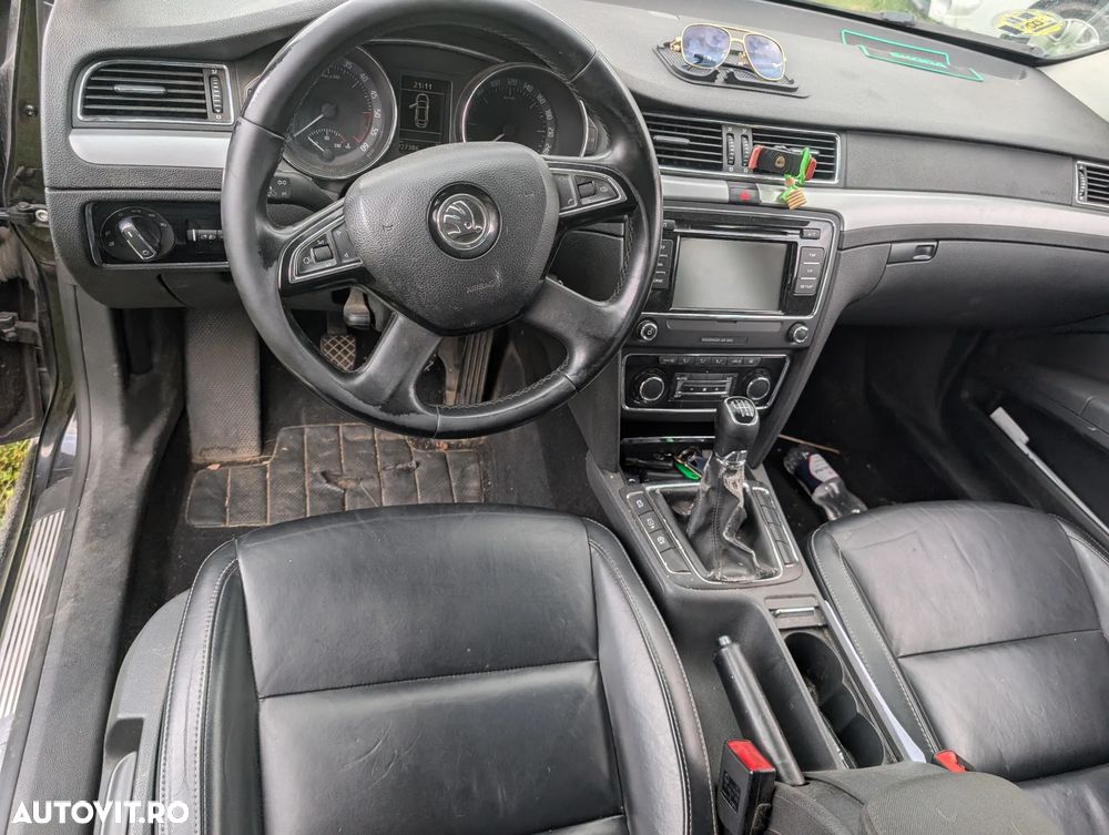 Skoda Superb 2.0 TDI Sportline - 6