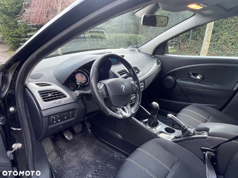 Renault Fluence ver-1-6-16v-limited - 27