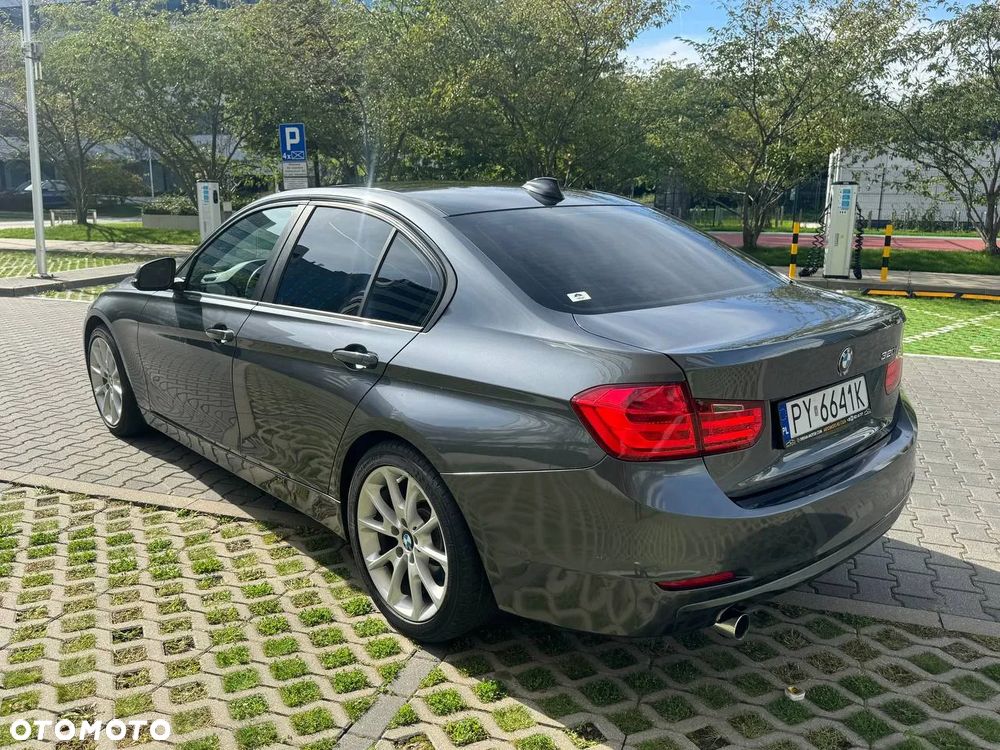 BMW Seria 3 320i Sport Line - 11