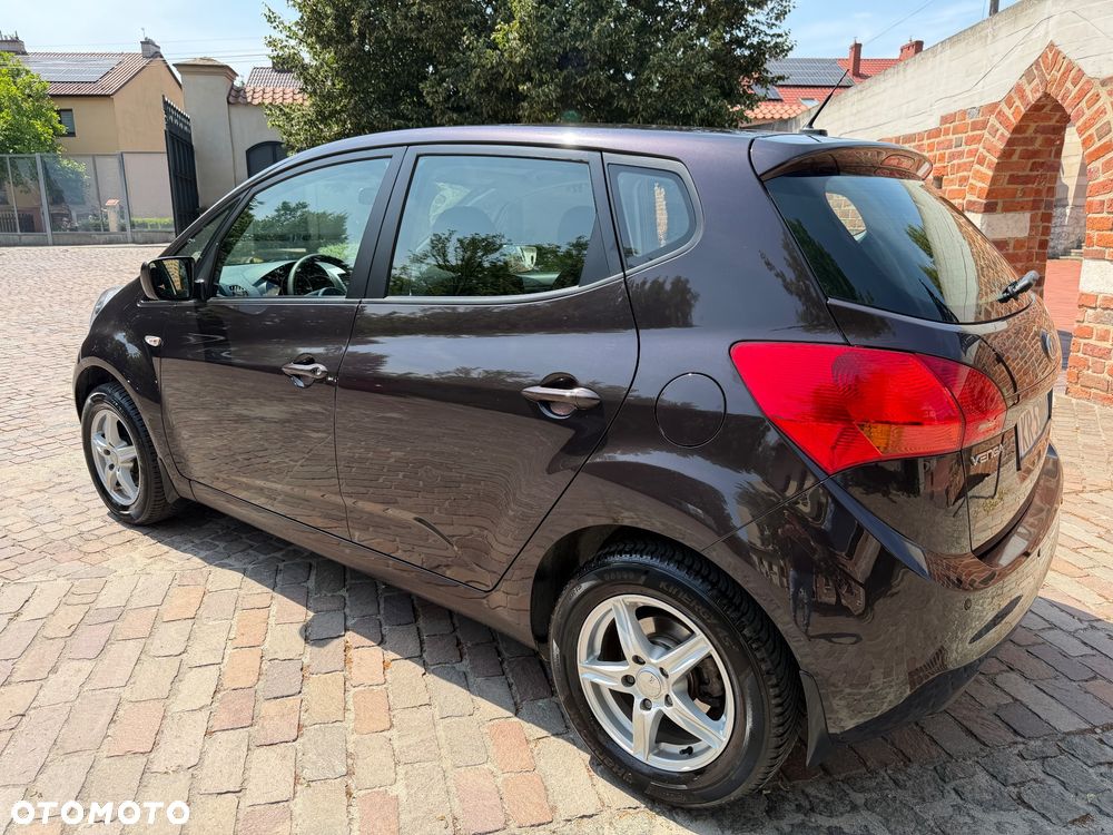 Kia Venga - 28