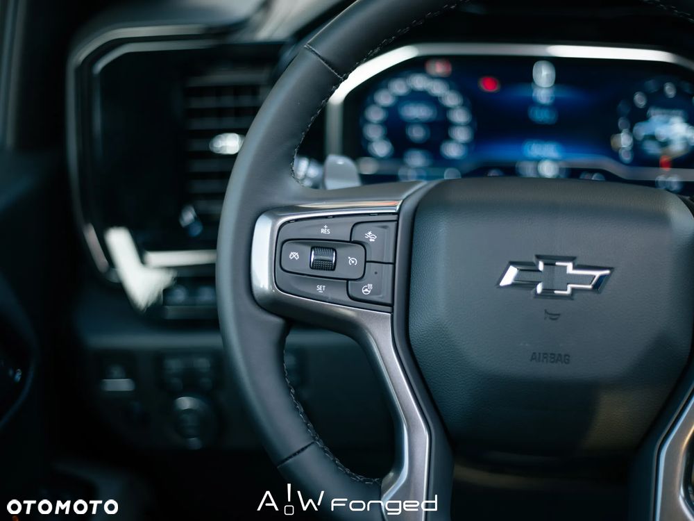 Chevrolet Silverado - 25