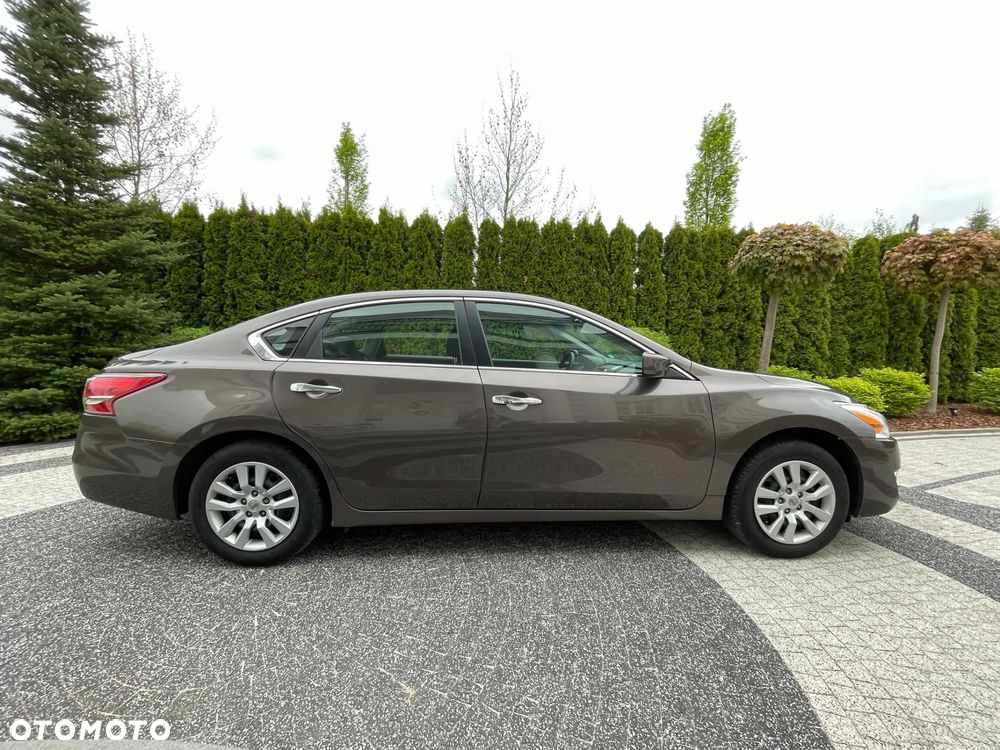 Nissan Altima - 6