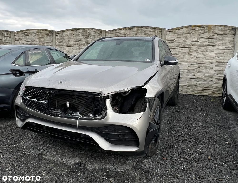 Mercedes-Benz GLC 300 4-Matic - 16