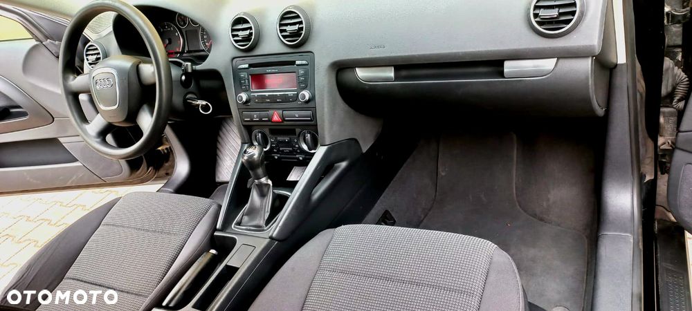 Audi A3 3-drzwiowe 1.6 Ambition - 6