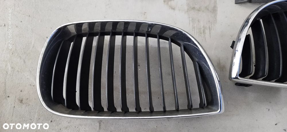 Kratka zderzaka grill nerka halogen lewy prawy ramka BMW seria 1 E87 2005r - 2