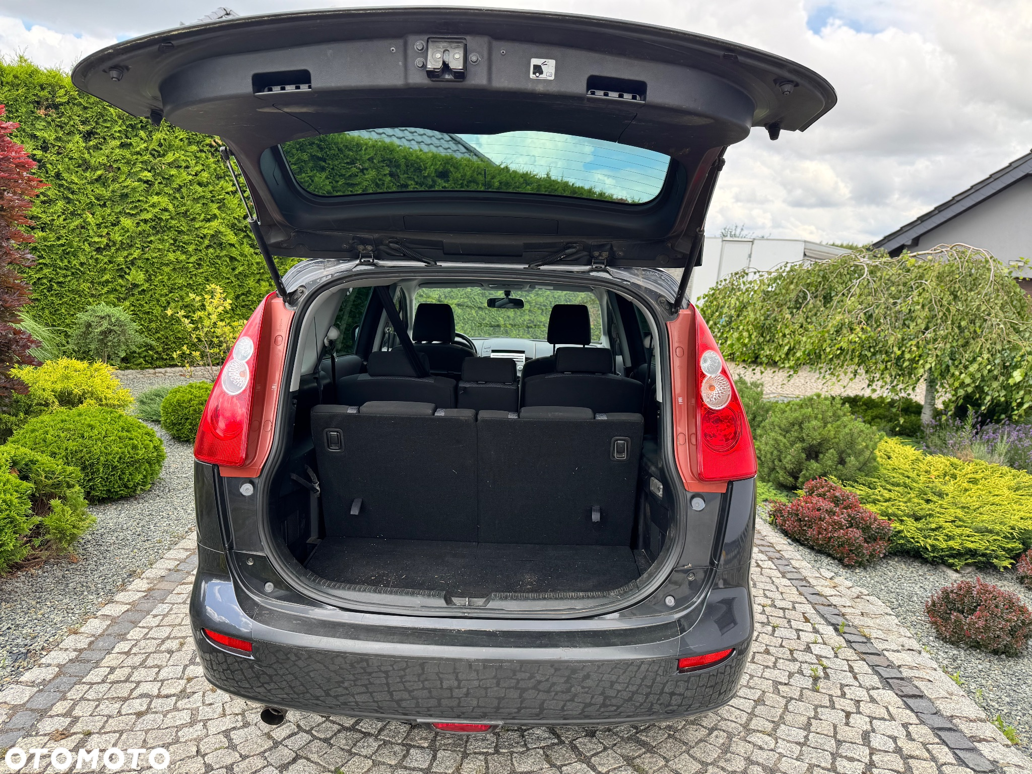 Mazda 5 - 35