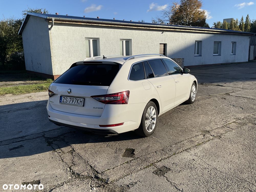 Skoda Superb 2.0 TDI Ambition DSG - 4