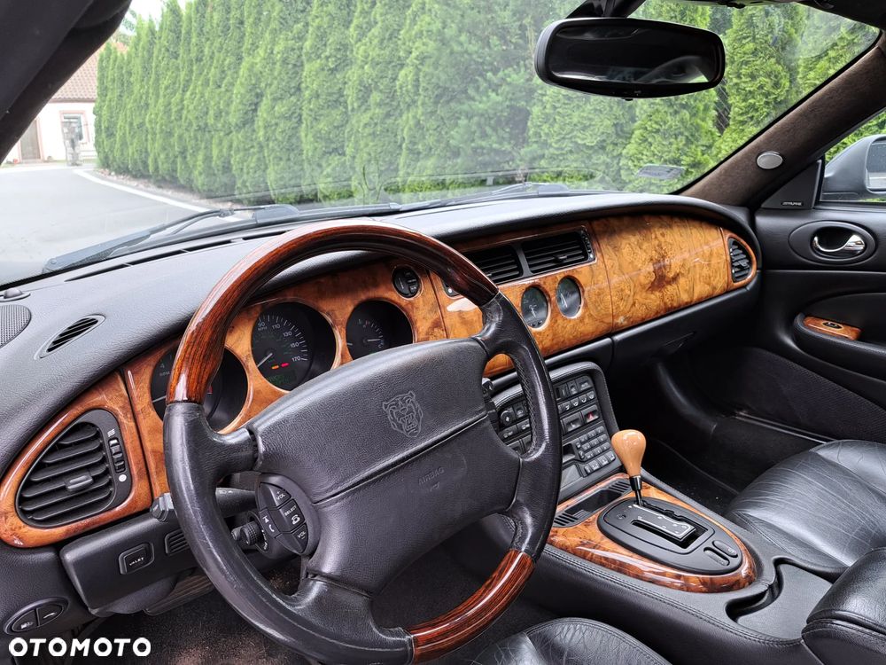 Jaguar XK8 - 10