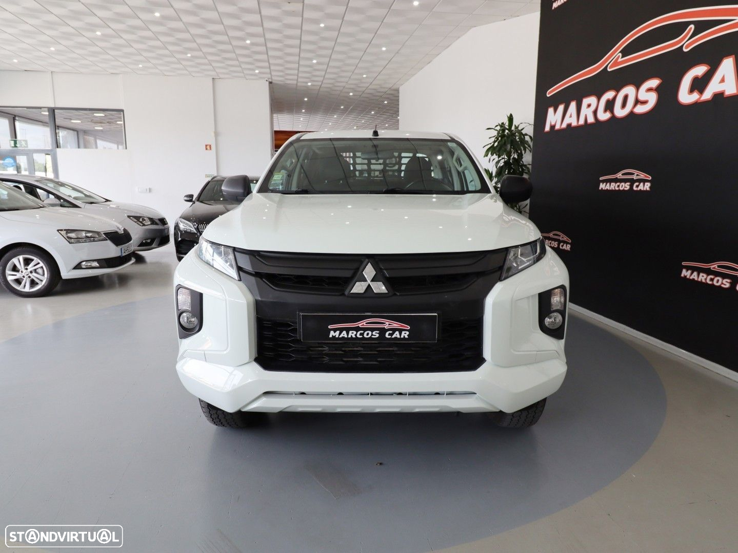 Mitsubishi L200 2.3 DI-D CD Invite 4WD - 2