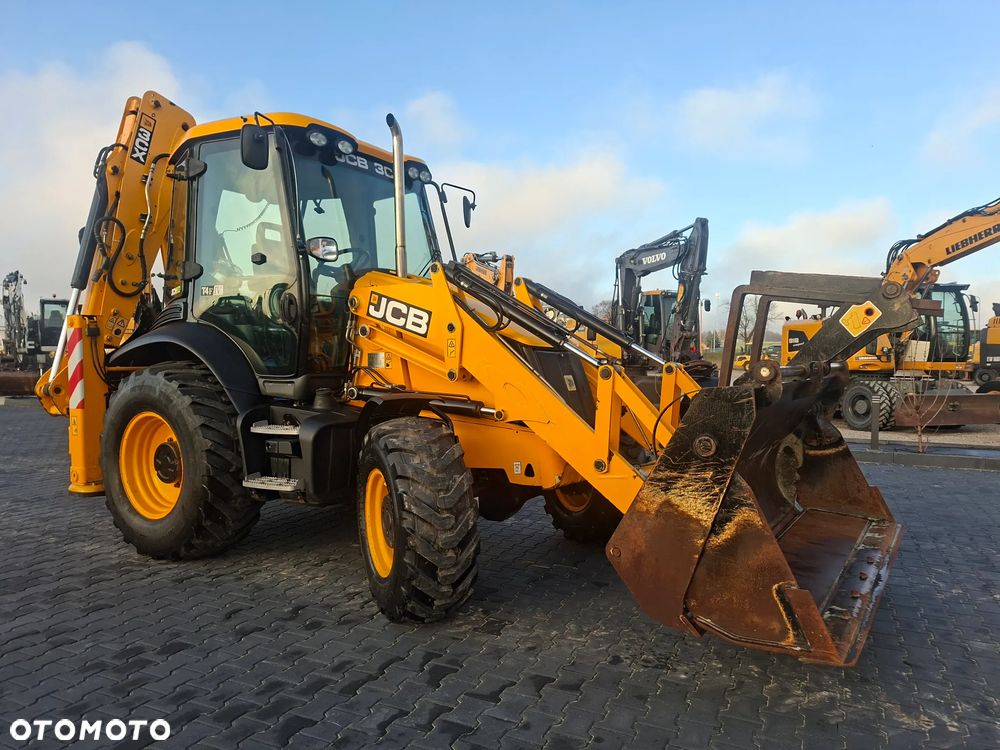 JCB 3CX Rok 2017 - 16