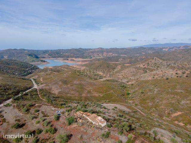 Extenso terreno 174 Hectares com vista para a Barragem do Arade - S. B - Grande imagem: 4/10