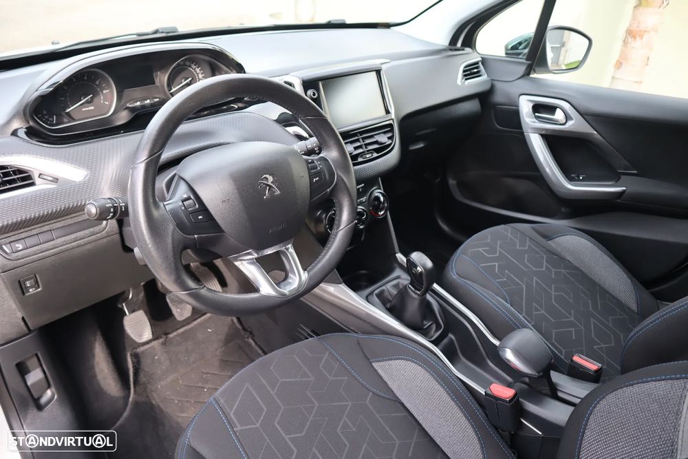 Peugeot 2008 1.2 PureTech Style - 16