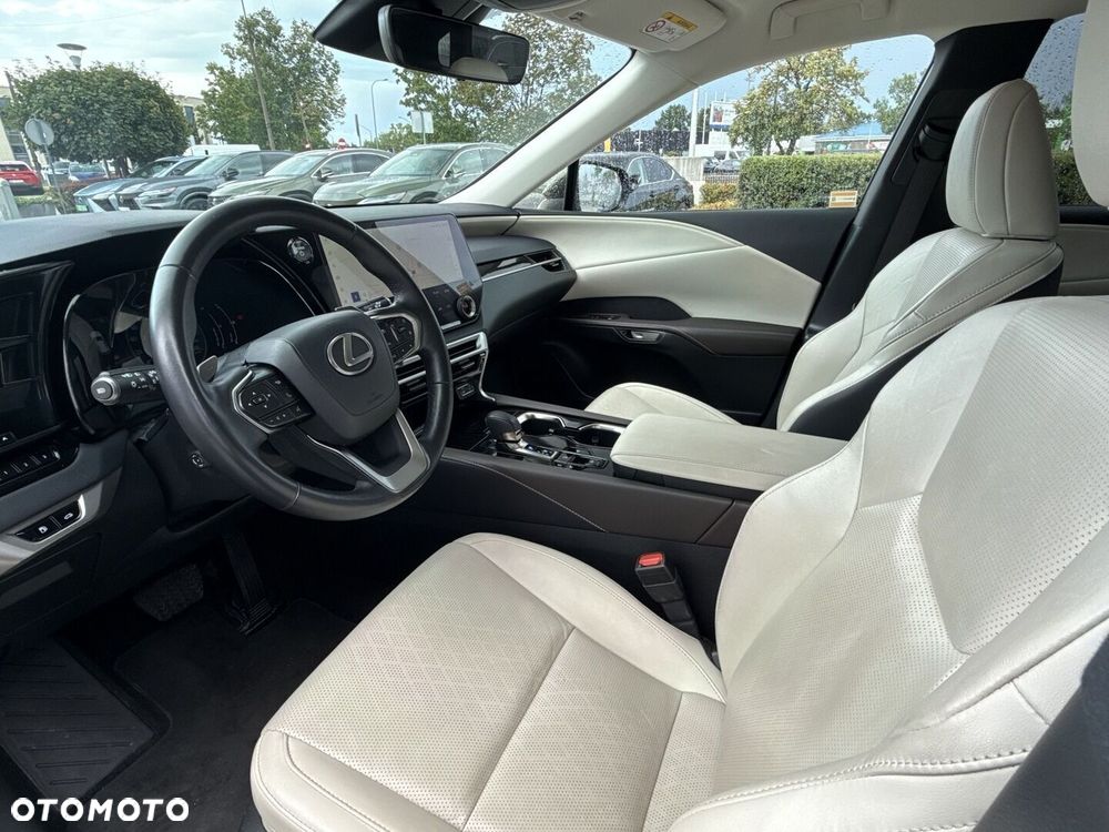 Lexus RX - 9
