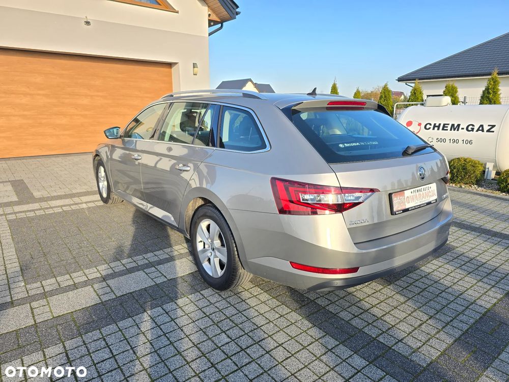 Skoda Superb 2.0 TDI Ambition - 8