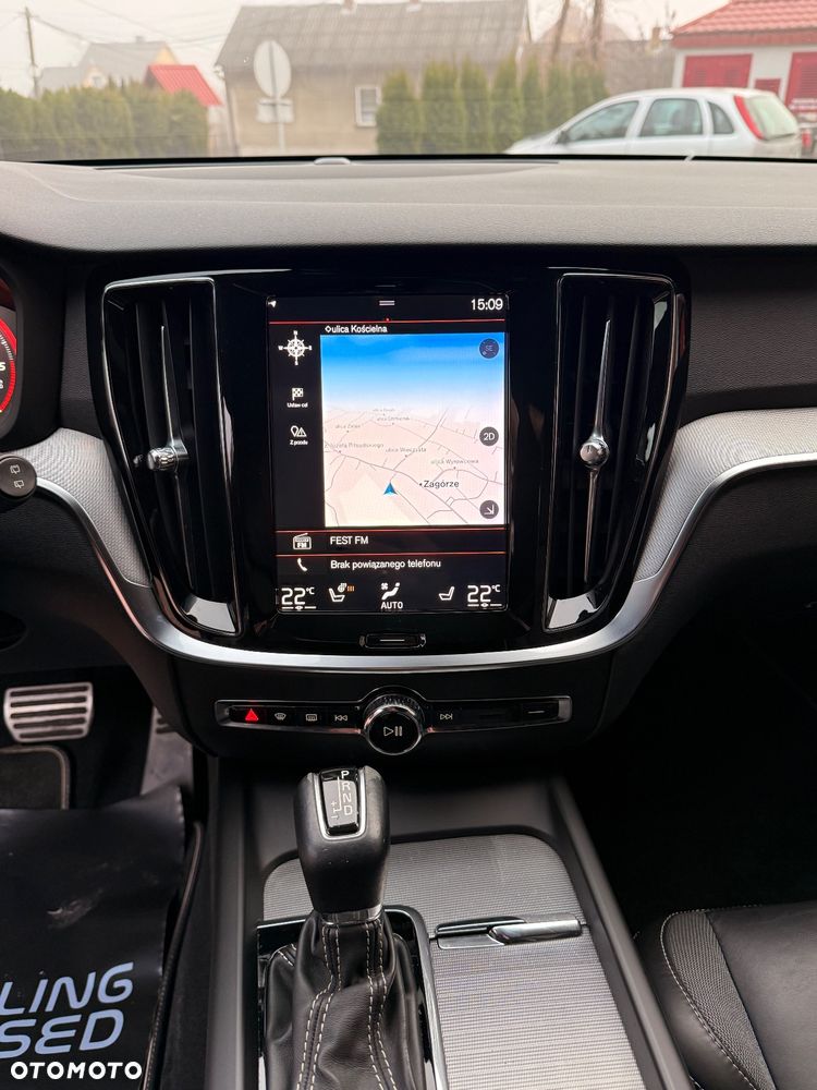 Volvo V60 D4 AWD R-Design - 29