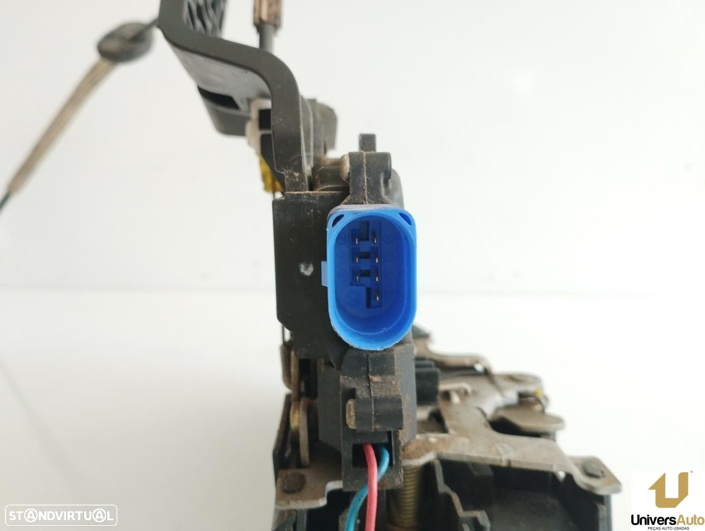 FECHADURA PORTA TRASEIRA ESQUERDA VOLKSWAGEN TOUAREG 2005 -7L0839015 - 2