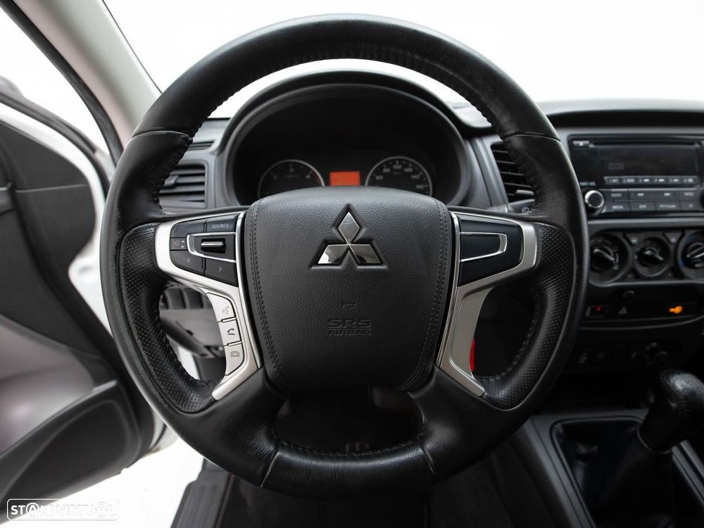 Mitsubishi L200 2.4 DI-D Club Invite 4WD c/iva - 13