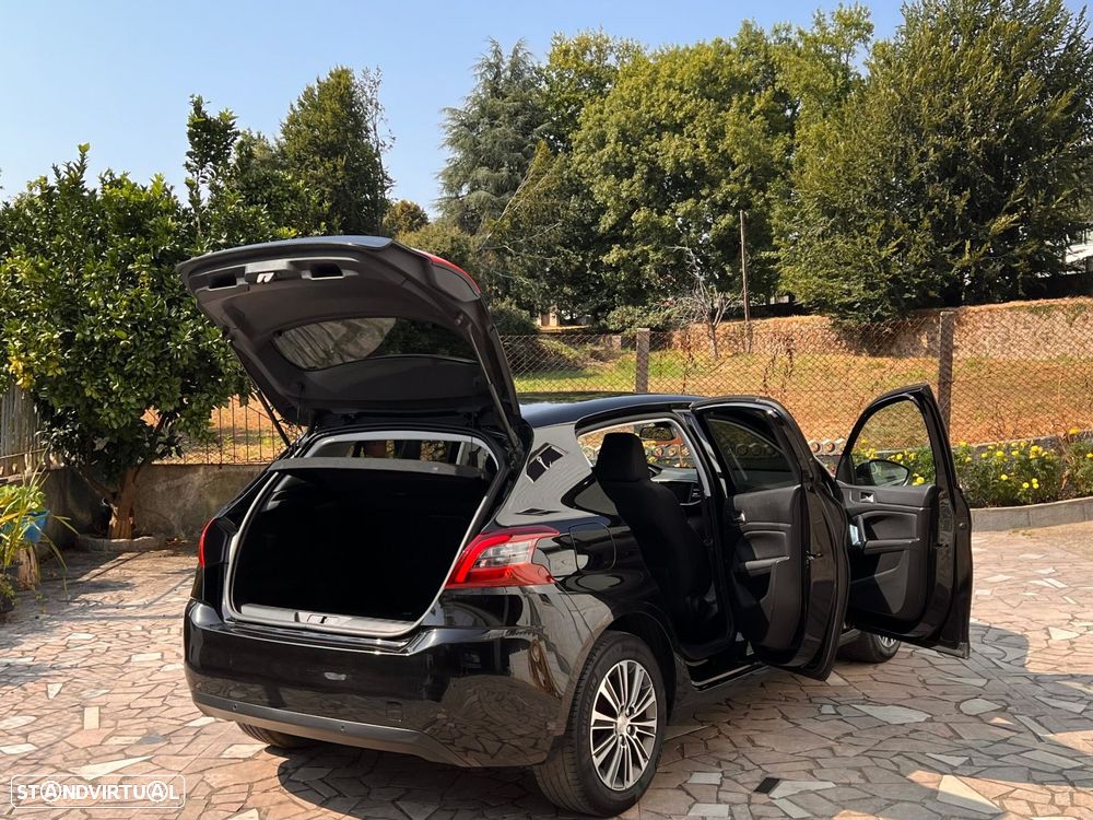 Peugeot 308 1.2 PureTech Allure - 19