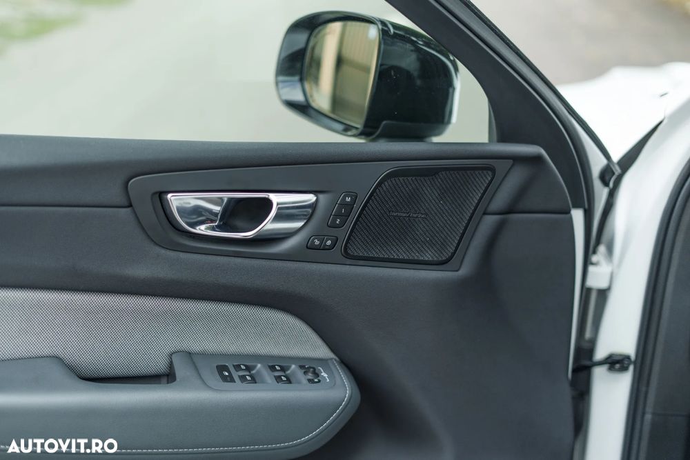 Volvo XC 60 B4 MHEV R-Design - 15