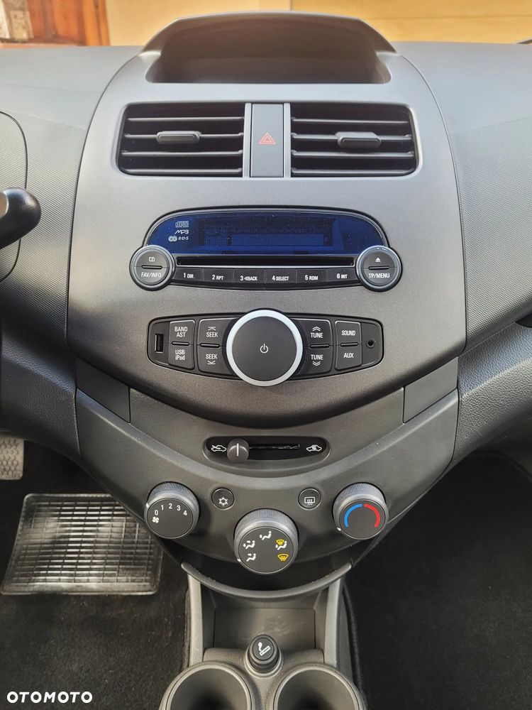 Chevrolet Spark 1.0 LT - 11