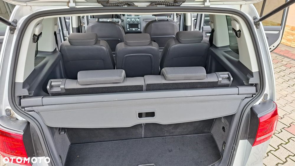 Volkswagen Touran 2.0 TDI DPF BlueMotion Technology DSG MATCH - 32