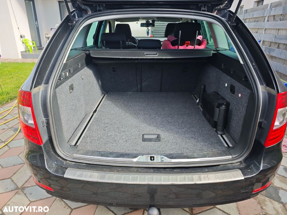 Skoda Superb 2.0 TDI DSG Exclusive - 28
