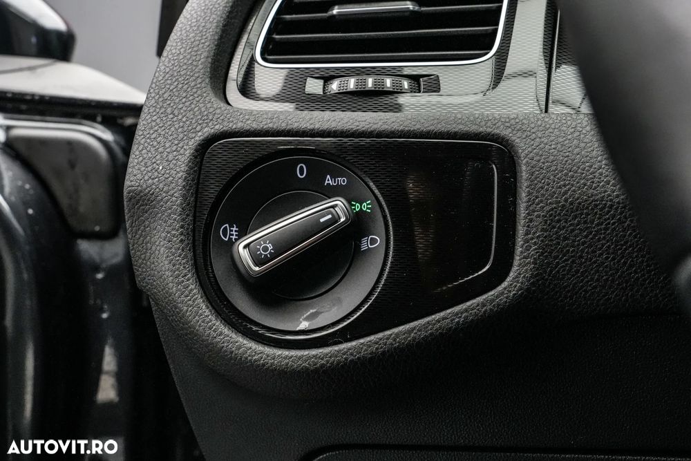 Volkswagen Golf - 23