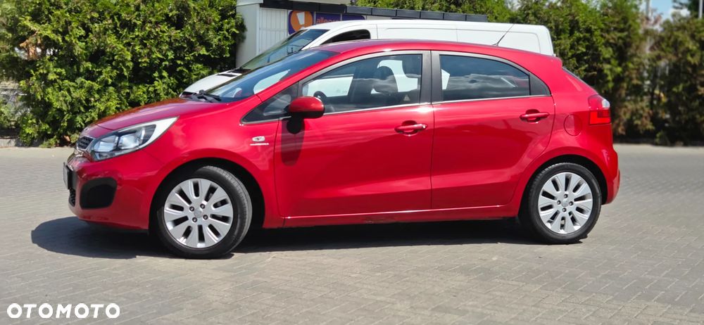 Kia Rio 1.2 Fifa World Cup Edition - 9