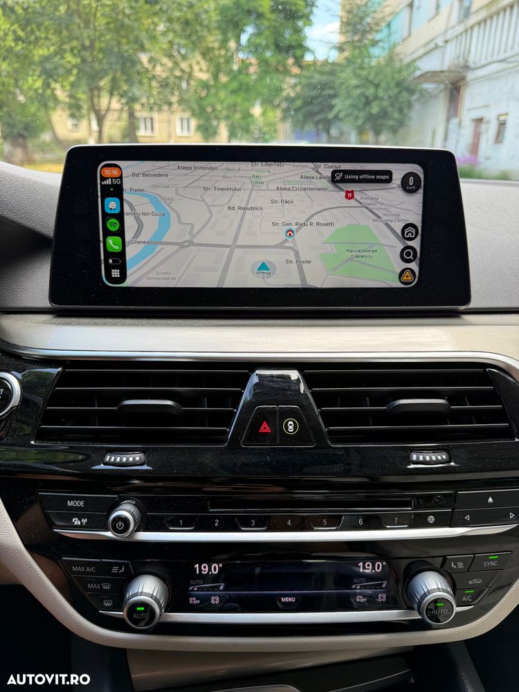 BMW Seria 5 520d xDrive AT - 17
